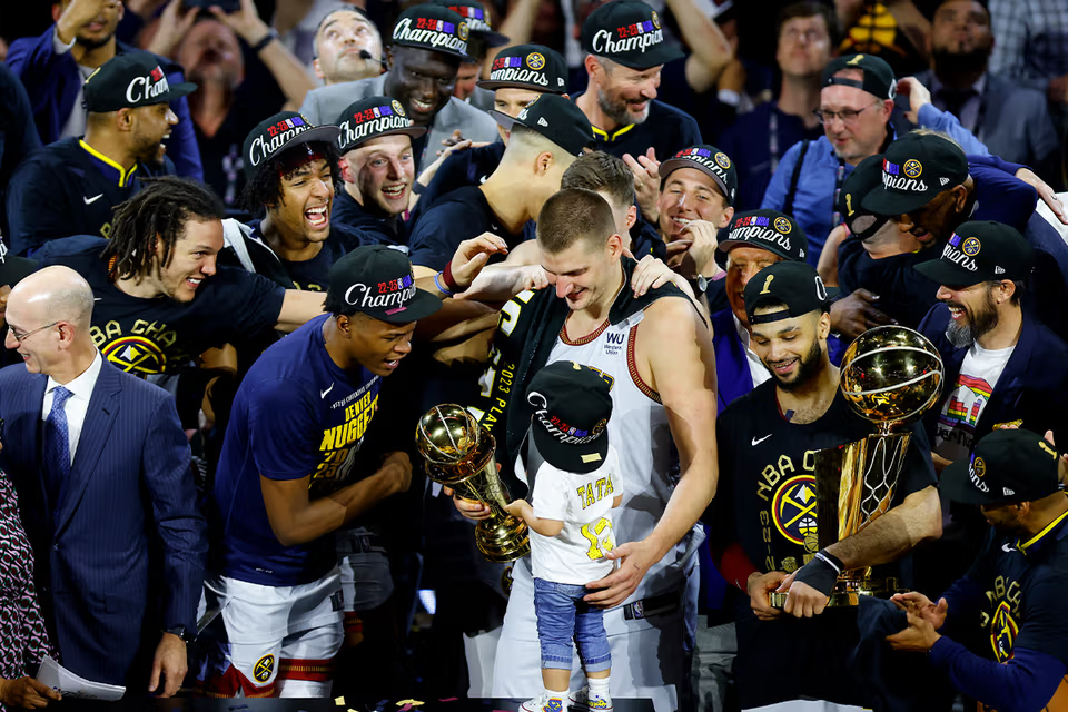 Lesão de jogador de basquete faz Nike perder R$ 4 bilhões em valor de  mercado - Basquete - Fera